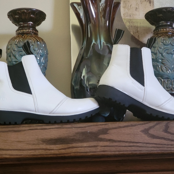 Jambu Jsu Eagle Ankle Boots, Size: 8 Medium; Water Resistant Chelsea Boots - Picture 5 of 14